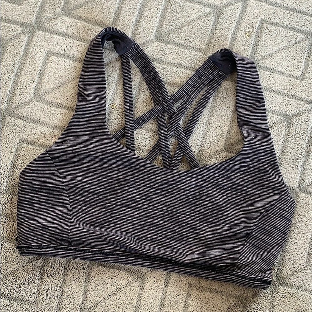 🧘🏽‍♀️ Dark Grey Lululemon Sports Bra Size 4
